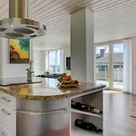 Vakantiehuis Gorgeous In With Kitchen